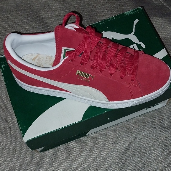 Puma Classic Red Sneakers with White Trim - Picture 4 of 4